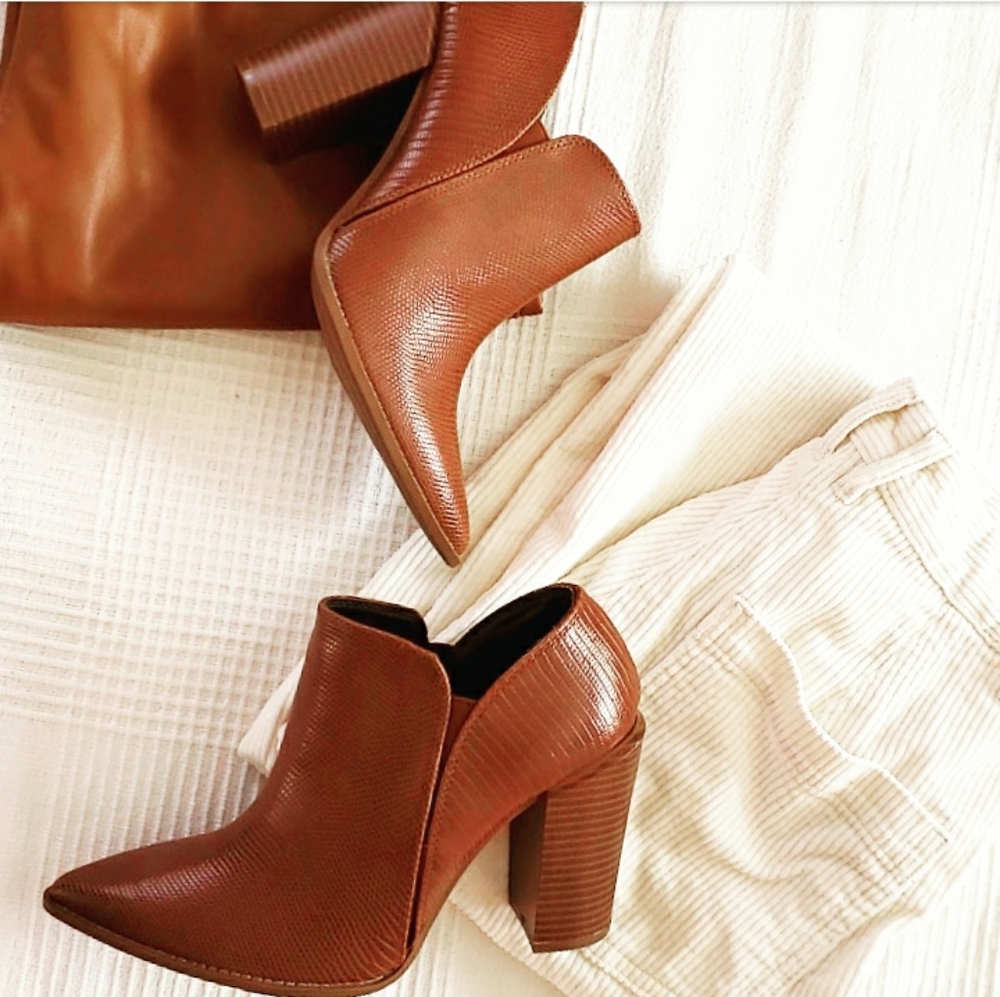New England Collection cinnamon lizard print boot - Picture 4 of 4